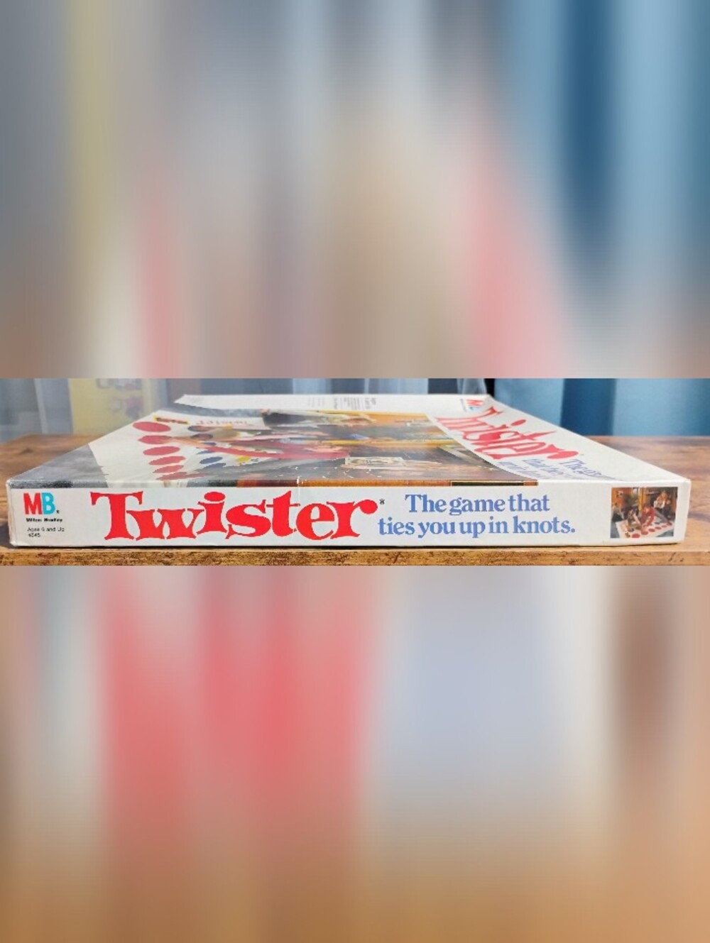 Twister Game *1986 Edition* - Picture 4 of 10